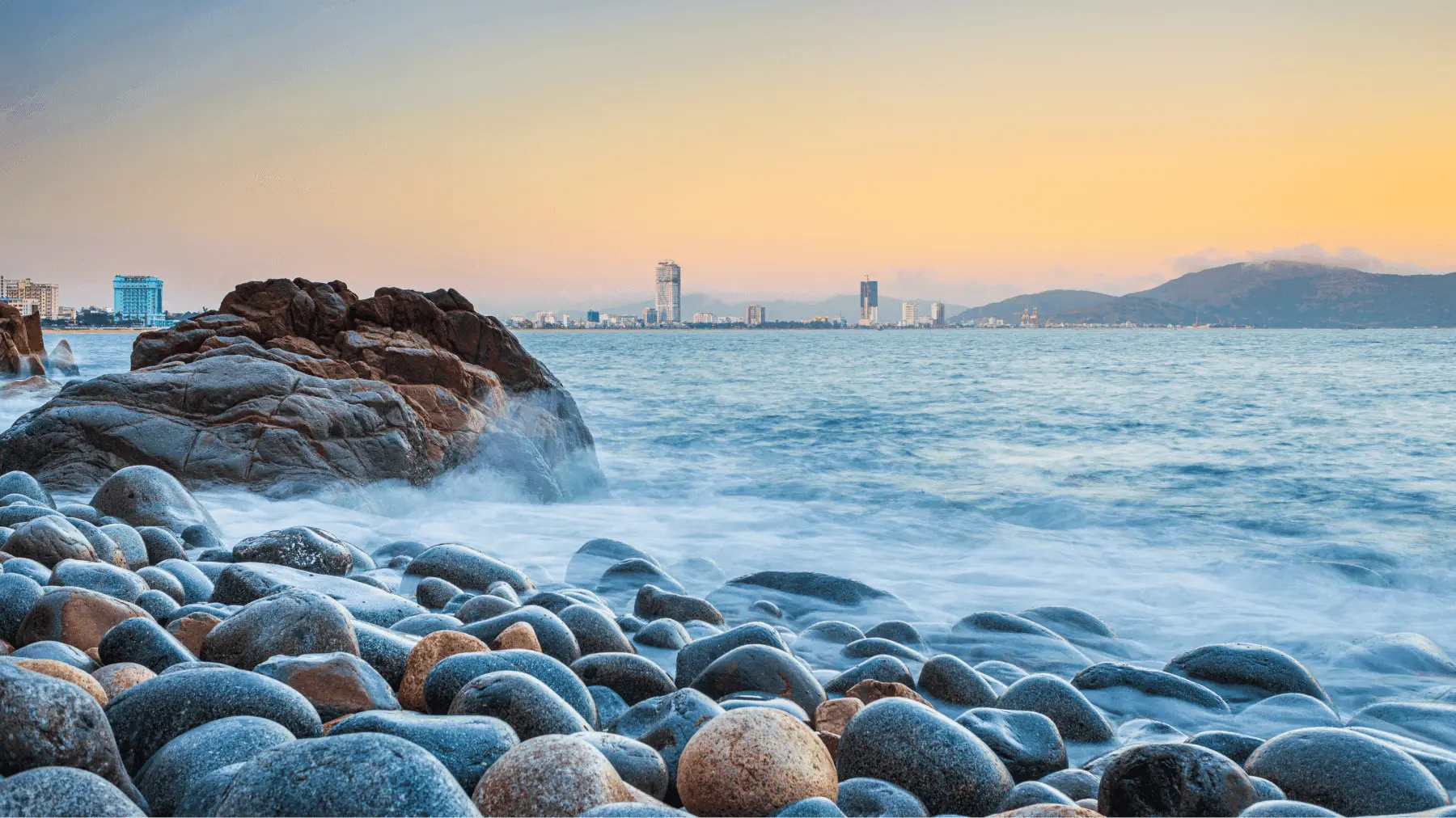 Ha Noi (HAN) to Quy Nhon (UIH)