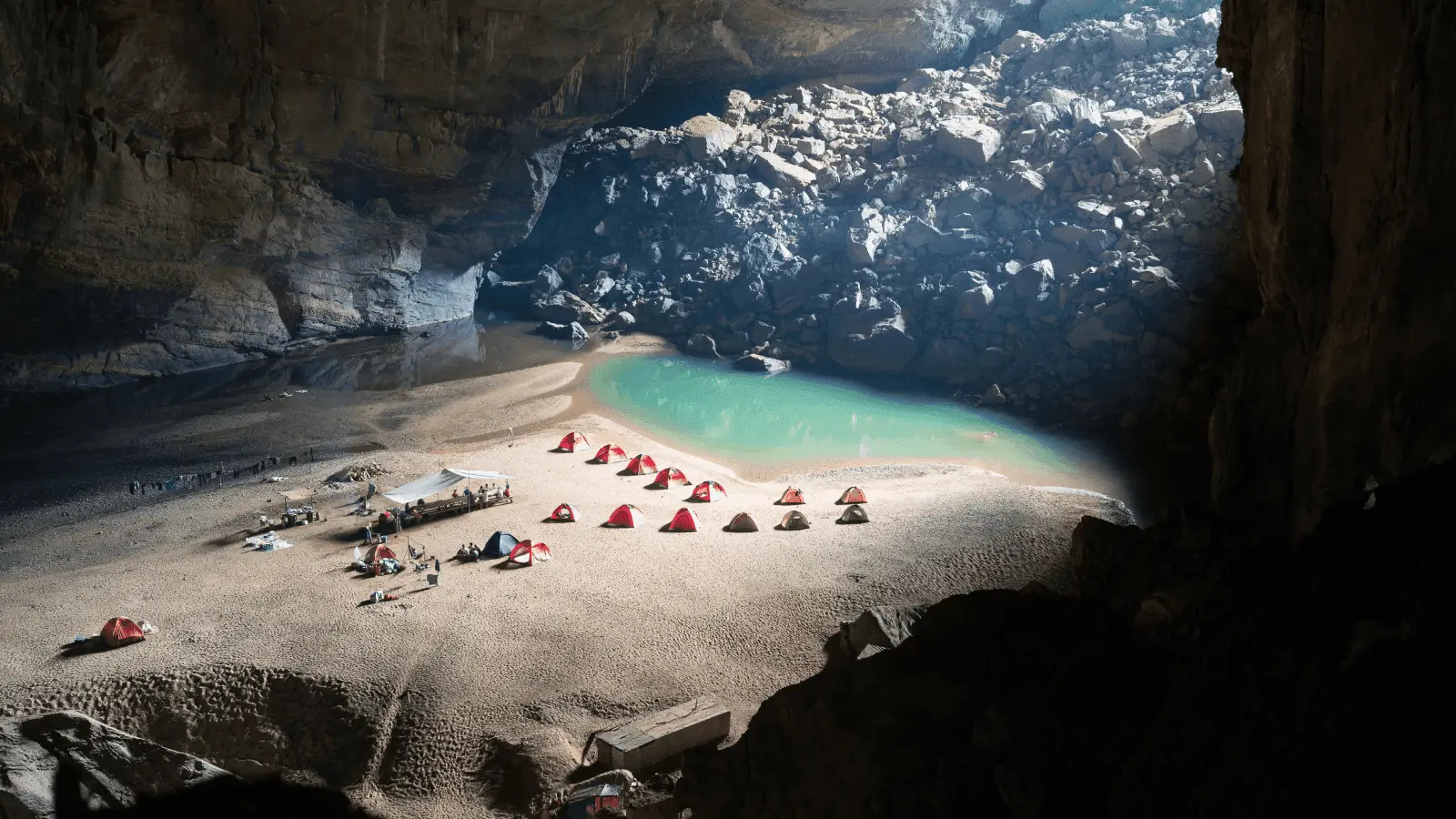 Ho Chi Minh (SGN) to Dong Hoi (VDH)